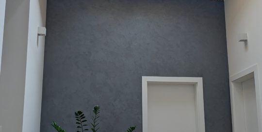 obklad stropu drevenými lamelovými panelmi, drevený obklad stropu